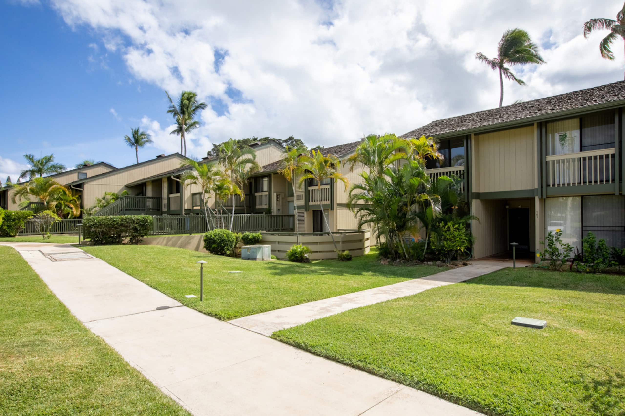Home in Kahuku · ★4.87 · 2 bedrooms · 4 beds · 2 private baths - Image 23