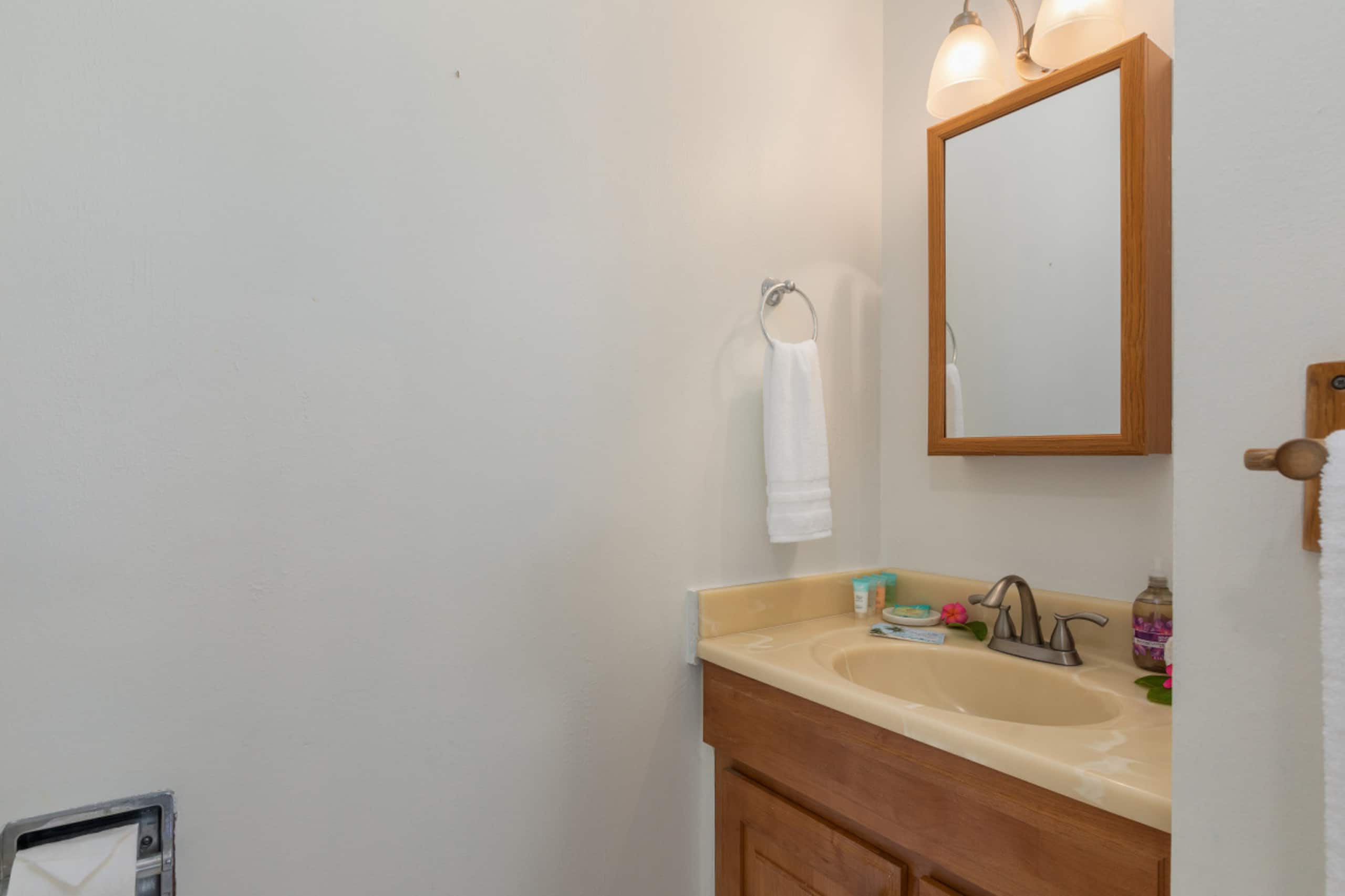 Home in Kahuku · ★4.87 · 2 bedrooms · 4 beds · 2 private baths - Image 17