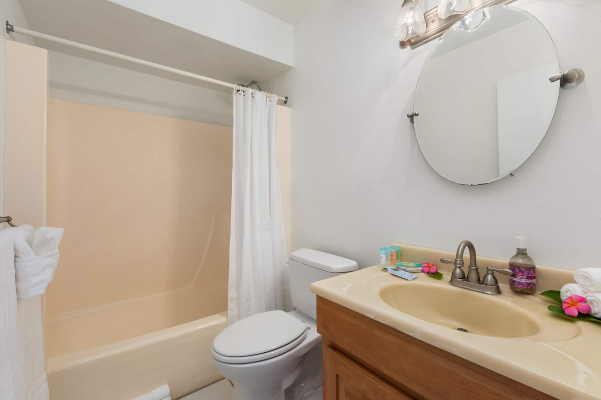 Home in Kahuku · ★4.87 · 2 bedrooms · 4 beds · 2 private baths - Image 16