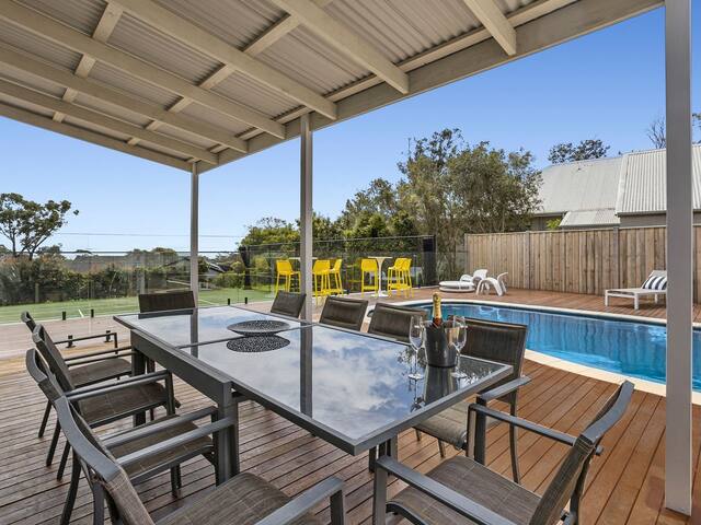 Tennis, Swimming and Outdoor Entertaining