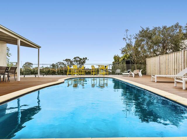 Tennis, Swimming and Outdoor Entertaining gallery image 2