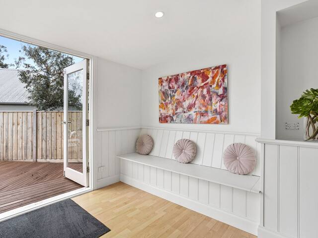 Tennis, Swimming and Outdoor Entertaining gallery image 5