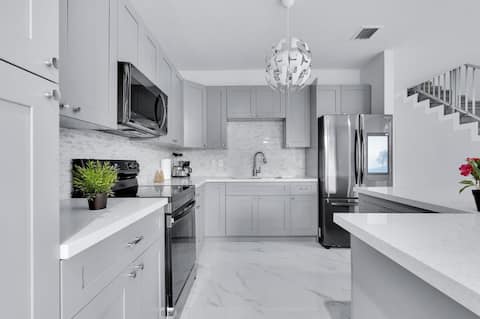 Top performing Airbnb: Sleek & Modern Townhome & Shared Backyard Oasis in Curtis Park