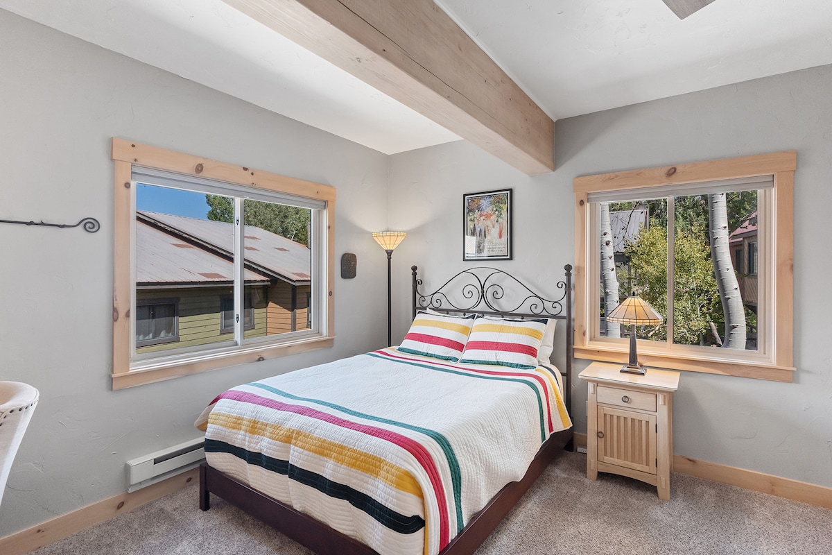 Slaapkamer 2 met queensize bed