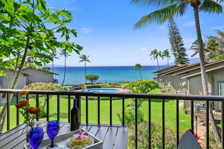 Oceanside-Spectacular View and Poolside Oasis!