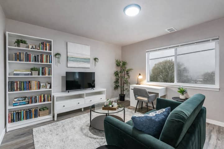New Remodeled Private 1br Downtown - 4 - Federal Way, WA
