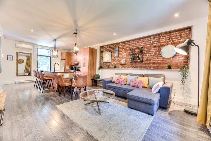 SD1B Elegant Plateau Retreat on Saint-Denis