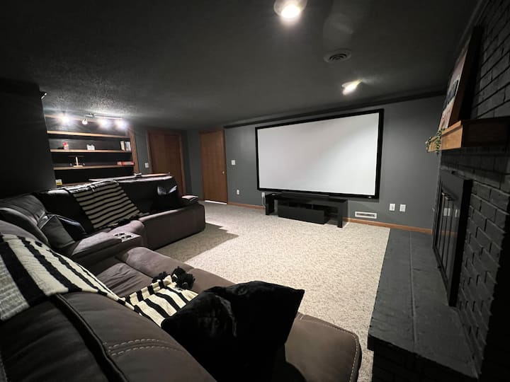 The Theater House: Perfect for Entertaining