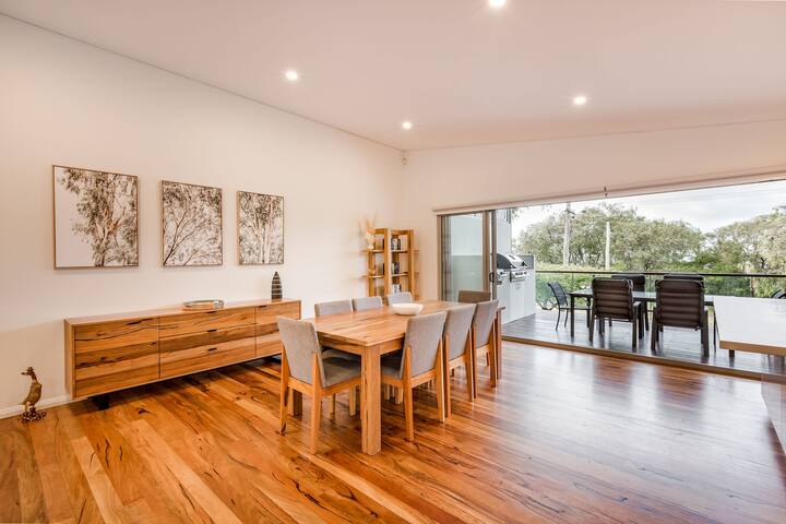 Driftwood Retreat gallery image 5