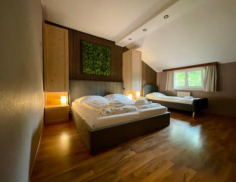 Top Airbnb: Art & Sporthotel Zimmer 3 Apartment, Kitchen+Bathroom in Wilten