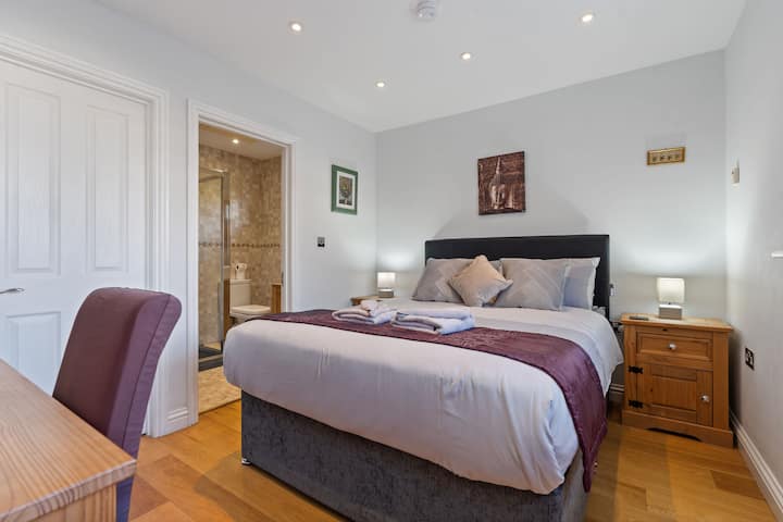 Spálňa s jednou manželskou posteľou King v 7 Porthilly View Padstow