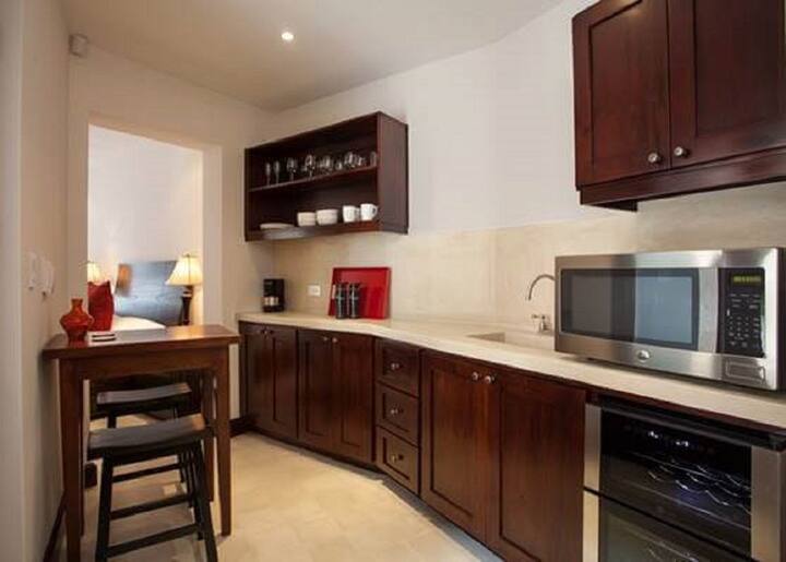 Las Catalinas - Studio Cazenovia centrally located