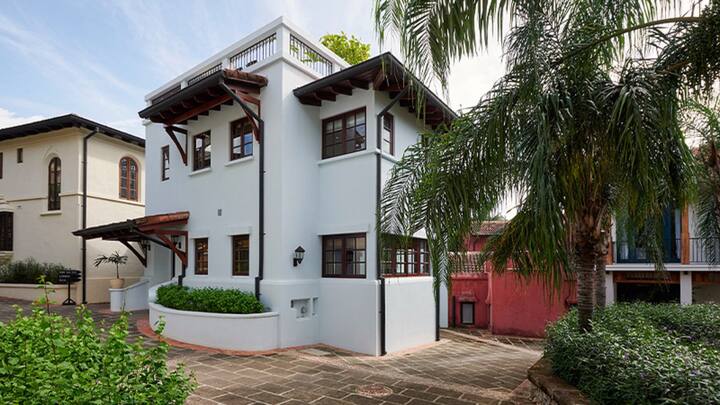 Las Catalinas - Studio Cazenovia centrally located