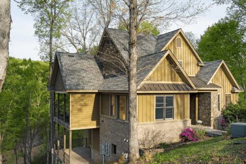 4bedroom and 4bathroom house in Savannah, TN