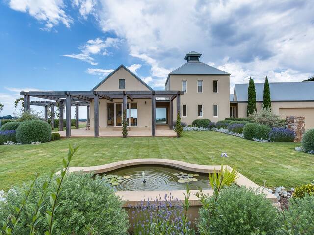 The Resort Flinders Tennis Court and Pool gallery image 2