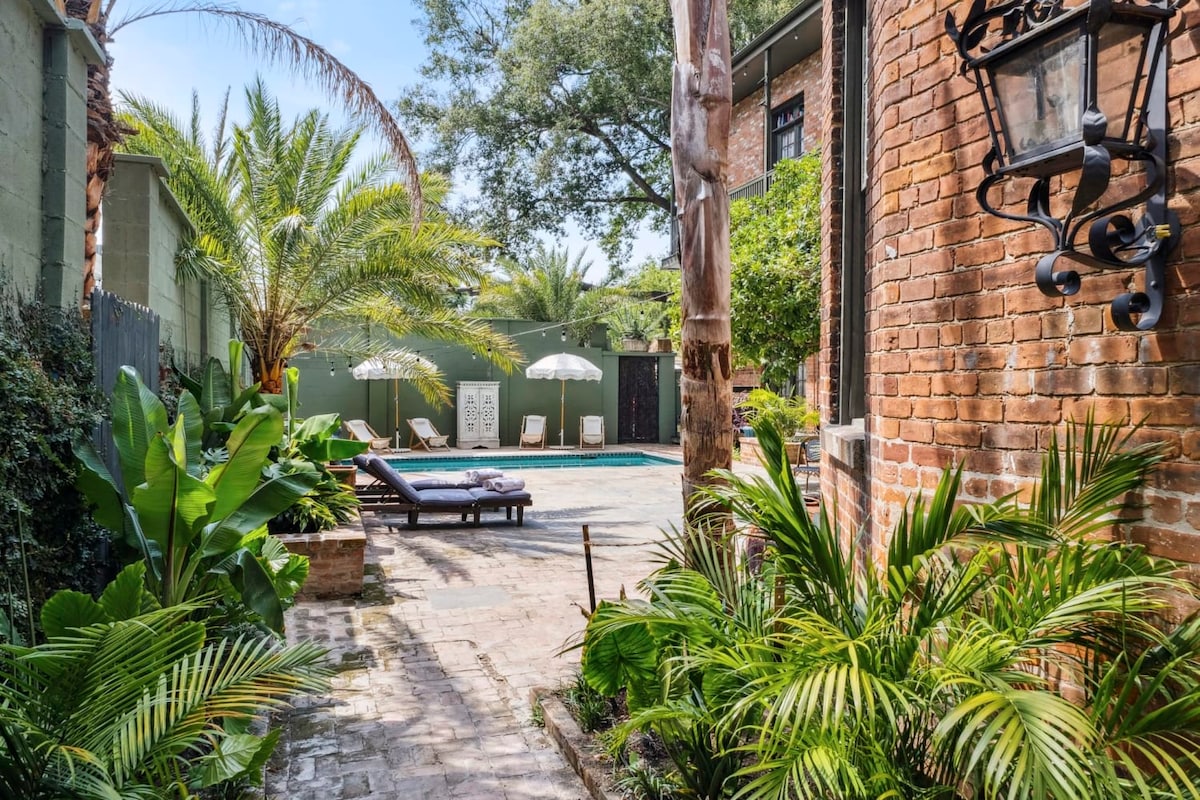 Historic Mansion Heated Pool \u0026 Courtyard 5br|5.5ba - Villas for Rent in New  Orleans, Louisiana, United States - Airbnb, image size:1200x800