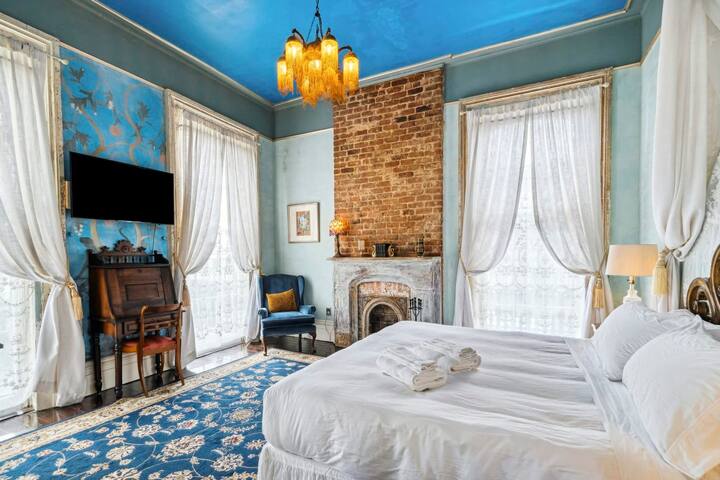 Historic Mansion Heated Pool & Courtyard 5br|5.5ba gallery image 5