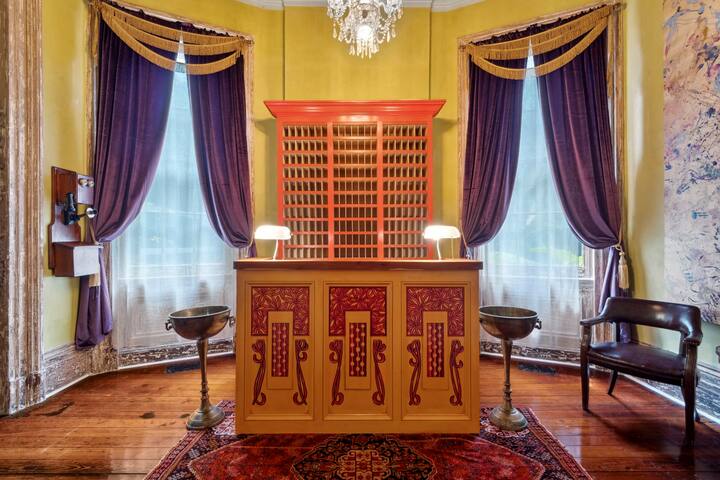 Historic Mansion Heated Pool & Courtyard 5br|5.5ba