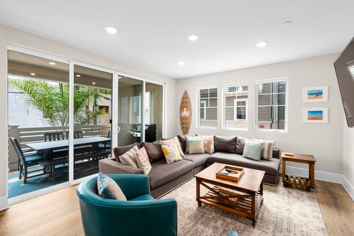 Modern Beach Home | Steps to Sand and Water | AC