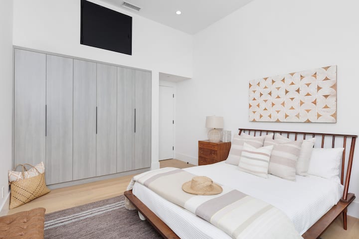 Chumba cha 2 cha kulala: Kitanda aina ya Queen