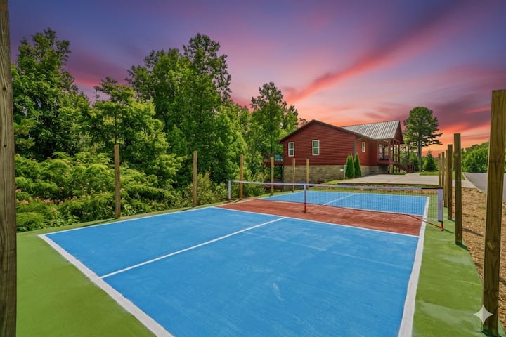 Pickleball, Firepit, Hot Tub, Gameroom - Cabins for Rent in ...