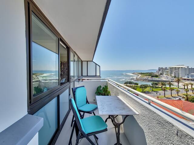 Lovely 2-bed, Promenade & Stadium Views gallery image 5