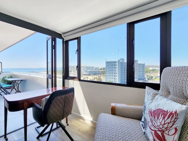 Lovely 2-bed, Promenade & Stadium Views