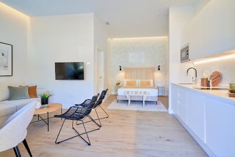 Anuncio de Airbnb popular: iloftmalaga Parque de Huelin, Apartment with bed en Jardín De La Abadía