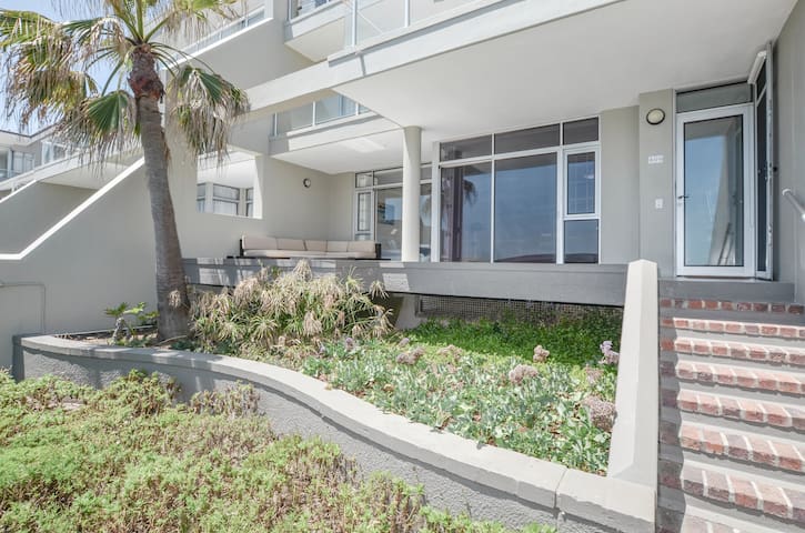 Signature Residence managed Airbnb listing 3