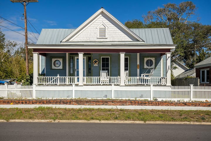 The Cottage On Bridges - Walking Distance To The M - Morehead City, NC