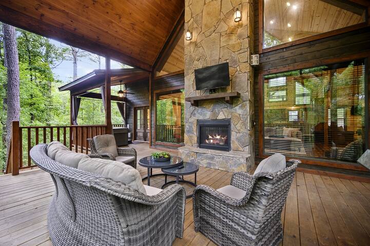 Book Broken Bow managed Airbnb listing 2