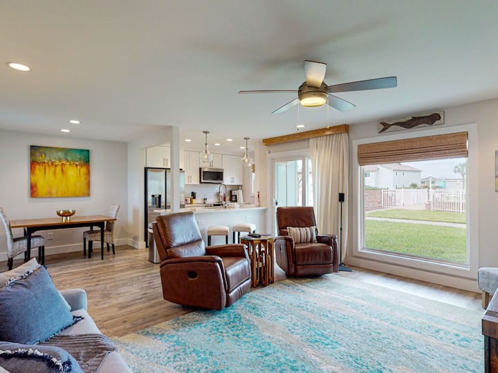 Ah-a102 First Floor, Shared Pool, Golf Cart Access - Port Aransas Beach, TX
