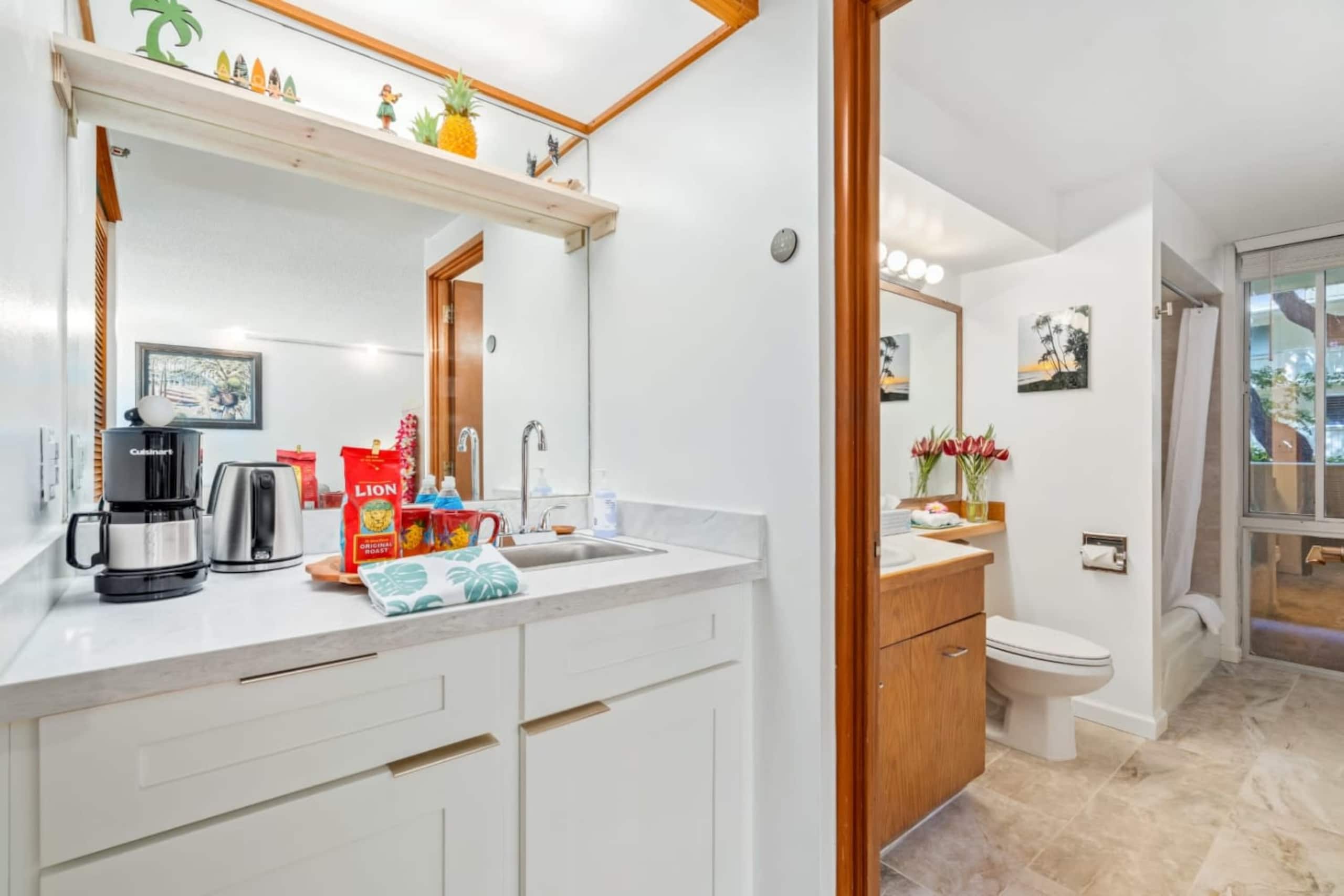 Condo in Honolulu · ★4.92 · 1 bedroom · 2 beds · 1 private bath - Image 9
