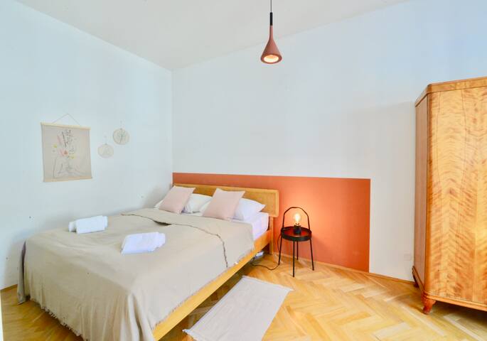 Beautiful Flat Next to Karlskirche gallery image 5
