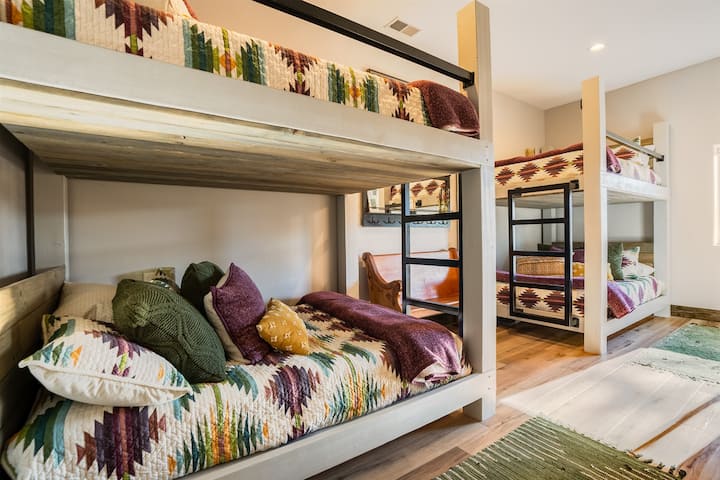 Mblidh fëmijë! (Ose të rritur - këta krevate janë plot!)