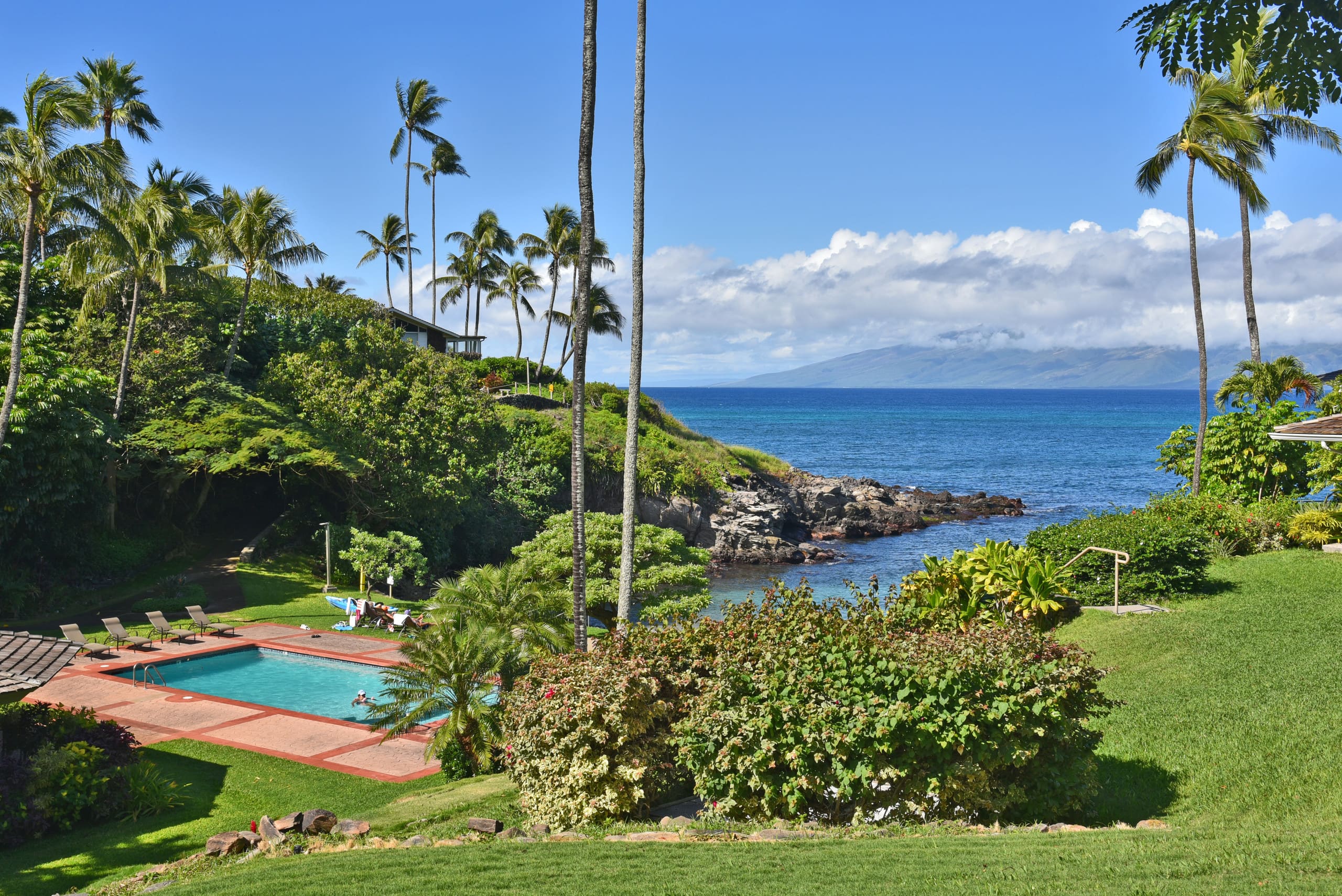 Home in Lahaina · ★5.0 · 4 bedrooms · 4 beds · 4 baths - Image 45