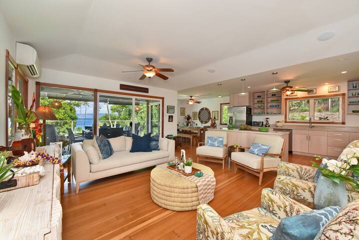 Alaeloa 12 Remodeled 4BD House w Ocean Views