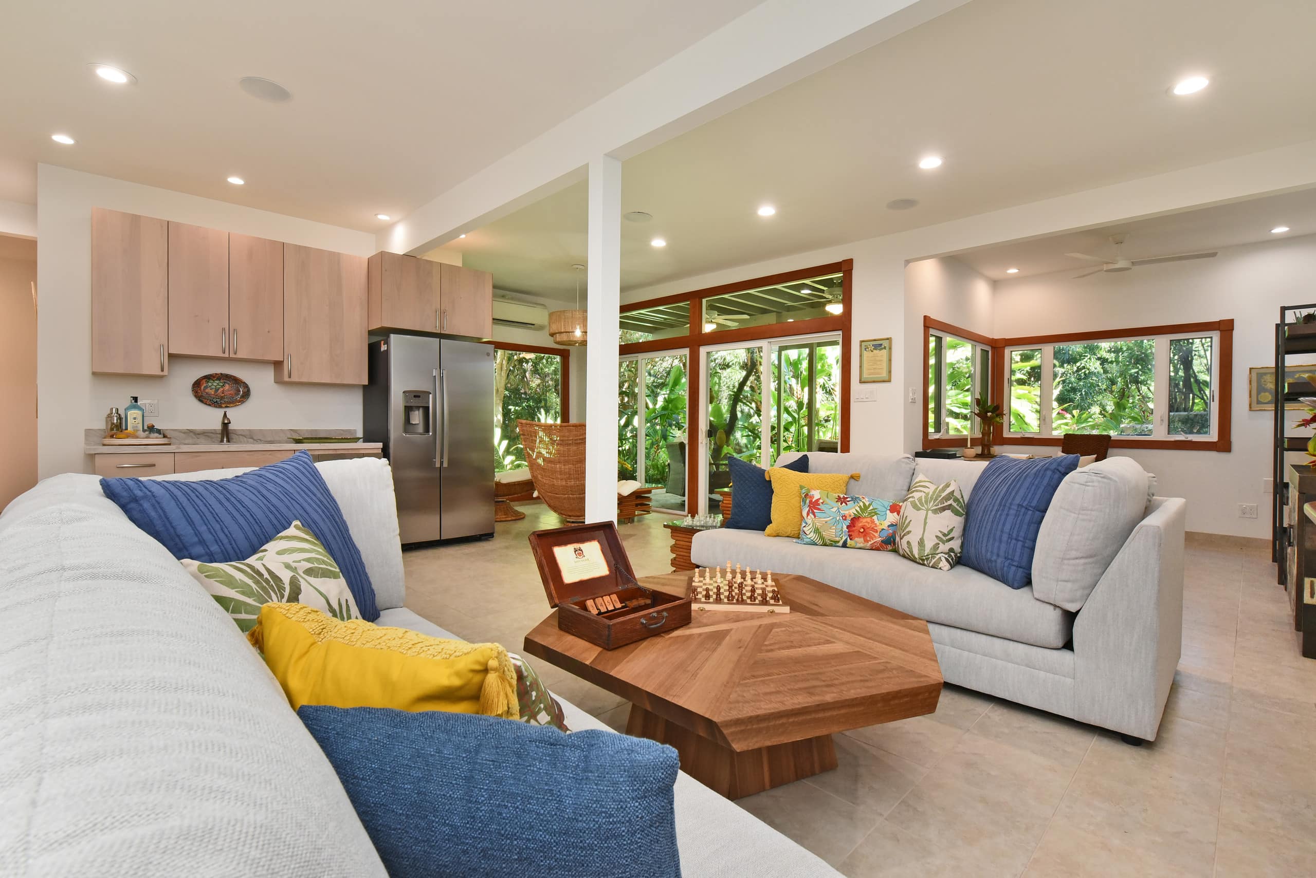 Home in Lahaina · ★5.0 · 4 bedrooms · 4 beds · 4 baths - Image 46