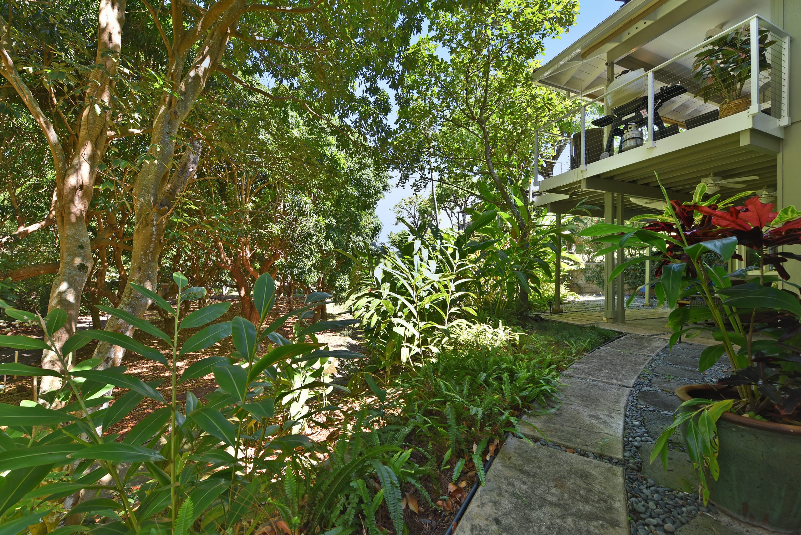 Home in Lahaina · ★5.0 · 4 bedrooms · 4 beds · 4 baths - Image 41