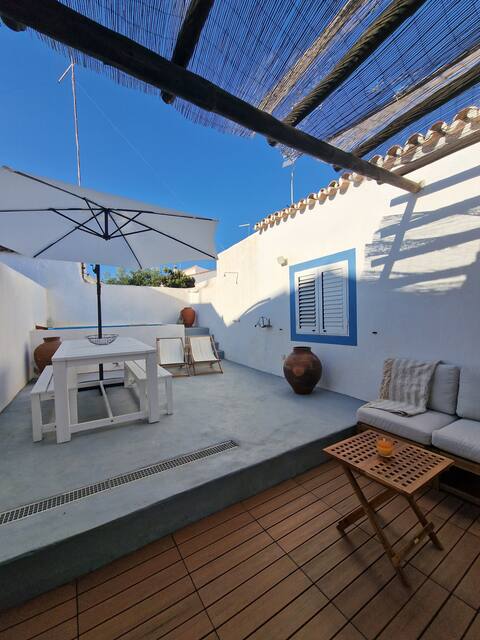 Beautiful Villa w/ Pool & Patio near the Beach