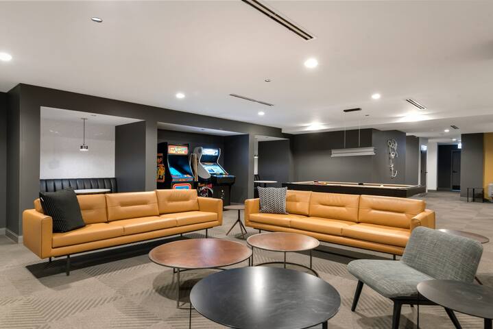 3 Prime 2BR Units + Ideal Business Retreat gallery image 4