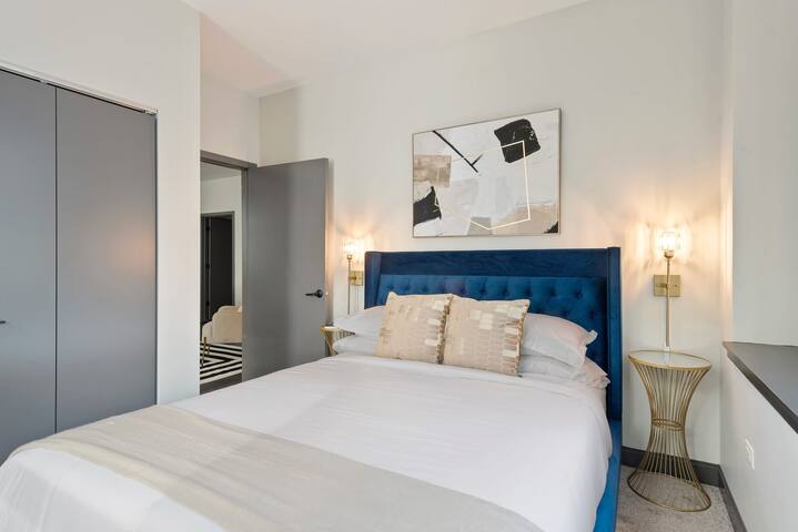 3 Prime 2BR Units + Ideal Business Retreat gallery image 2