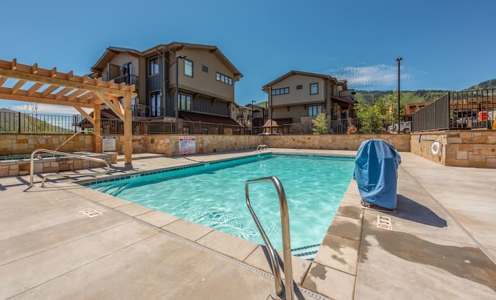 Luxury 3br On Golf Course, Outdoor Swimming Pool - Snowbird, UT