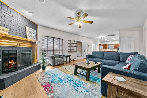 NEWLY Renovated Pool/Spa | Luxe 4B Rowlett Retreat