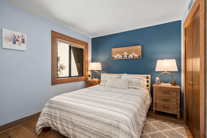 Chumba cha kulala cha 2 chenye Kitanda cha Malkia: Aspen Grove Hideaway