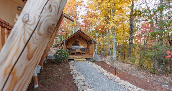 This is one out of the 2 "guest tents." These are the smaller, more private tents closely connected to the main large tent.