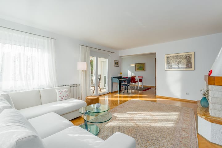 Elegant 2-bedroom Apartment With Balcony In Rovinj - Rovinj