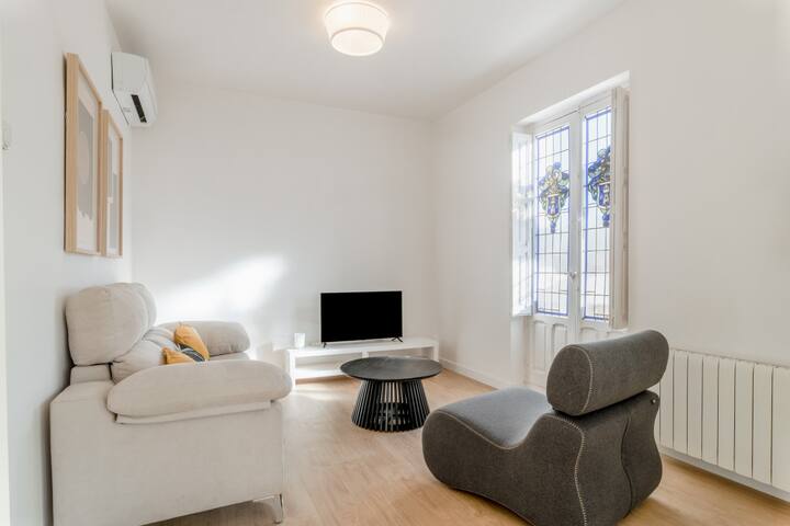 Modern and Bright – 3 Bedrooms 3 Bathrooms – Goya gallery image 3