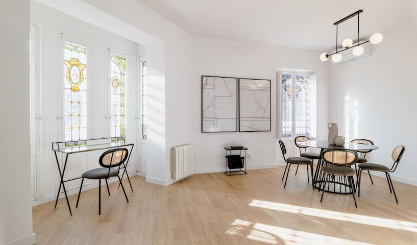 Modern and Bright – 3 Bedrooms 3 Bathrooms – Goya