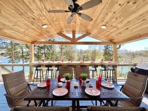 Lakefront w/few steps to water & private boat slip